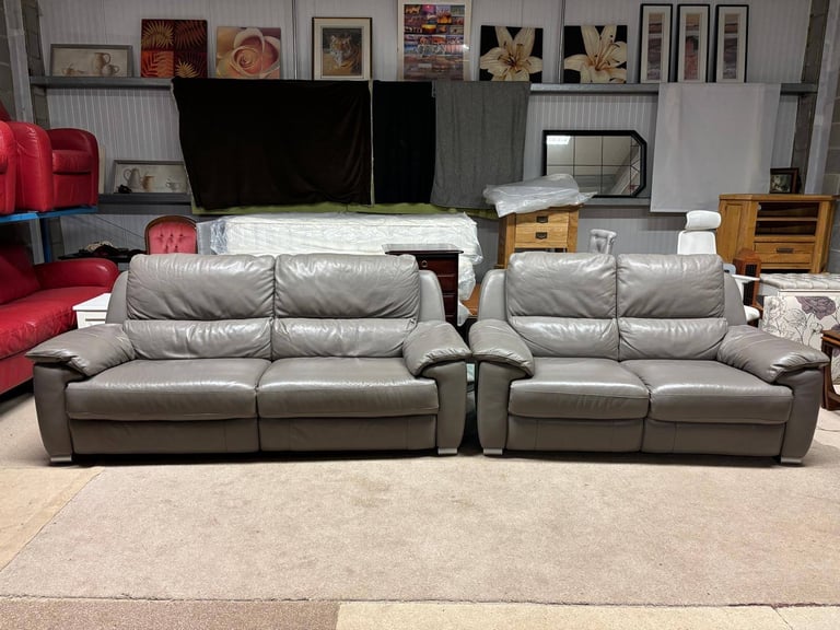 ELECTRIC RECLINER Grey Leather 2 and 3 Seater Sofas excellent condition 