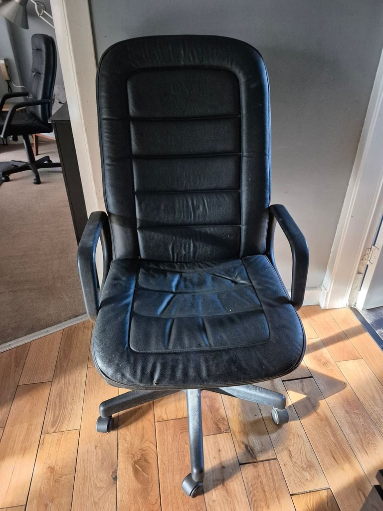 Executive Premium Leather Desk Chair 