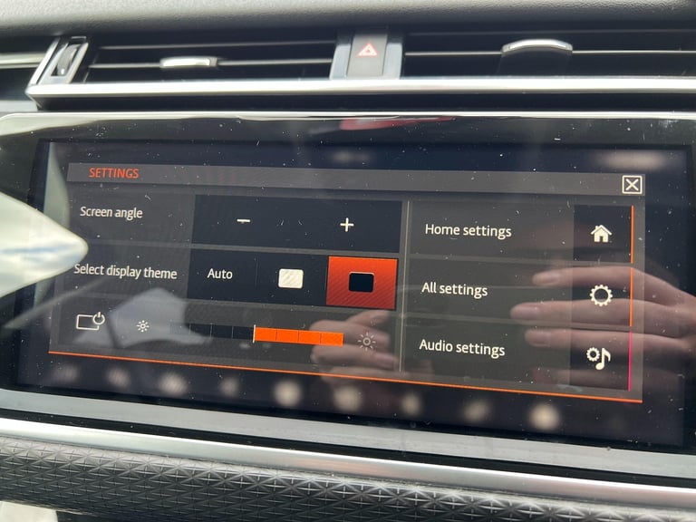 2017 Land Rover Range Rover Velar 2.0 D180 R-Dynamic S Auto 4WD Euro 6 (s/s) 5dr ESTATE Diesel Au...