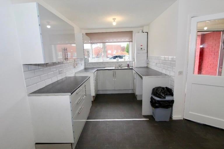 3 Bed Terraced House in Rochdale, OL12