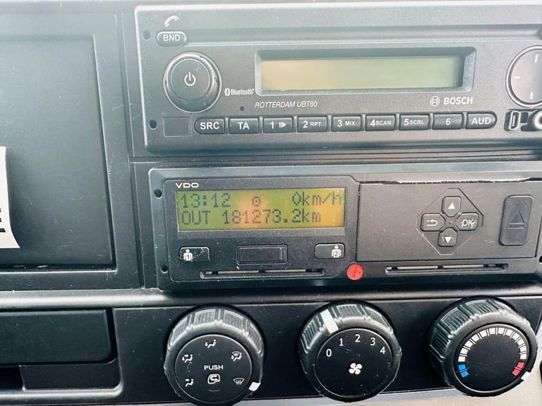 2017 (67) MITSUBISHI FUSO CANTER 7C18 7.5 TON BOX, COLUMN TAIL LIFT