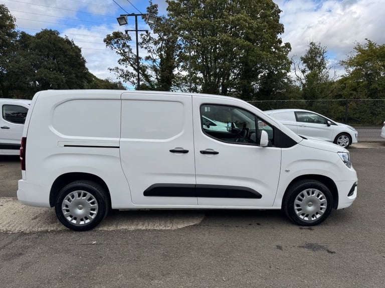 2021 Vauxhall Combo 1.5 Turbo D 2300 Sportive Panel Van 6dr Diesel Manual L2 H1 Euro 6 (100 ps) P...