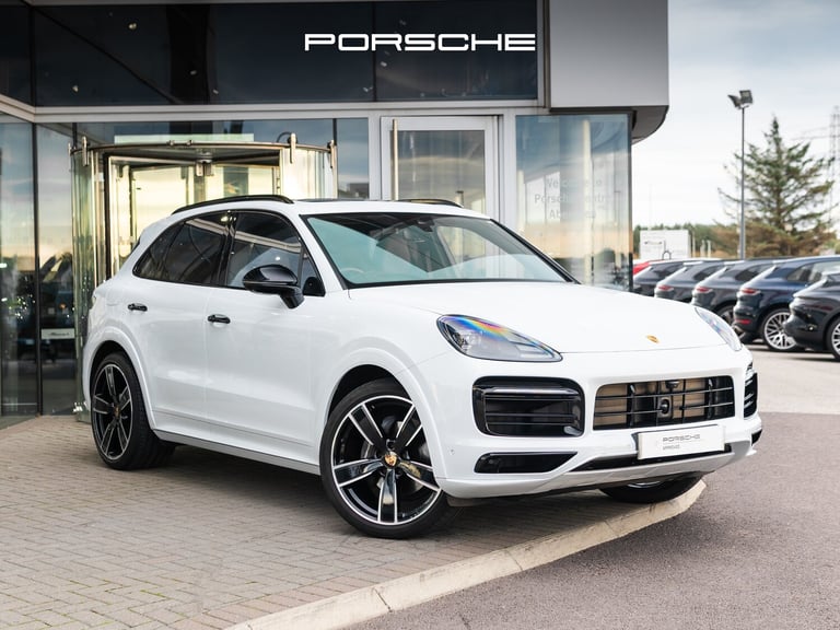 image for 2023 P Cayenne Cayenne Platinum Edition Petrol