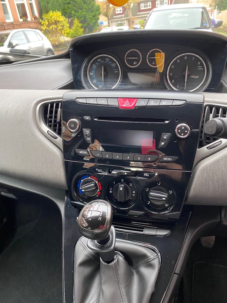 Chrysler, YPSILON, Hatchback, 2013, Manual, 1242 (cc), 5 doors