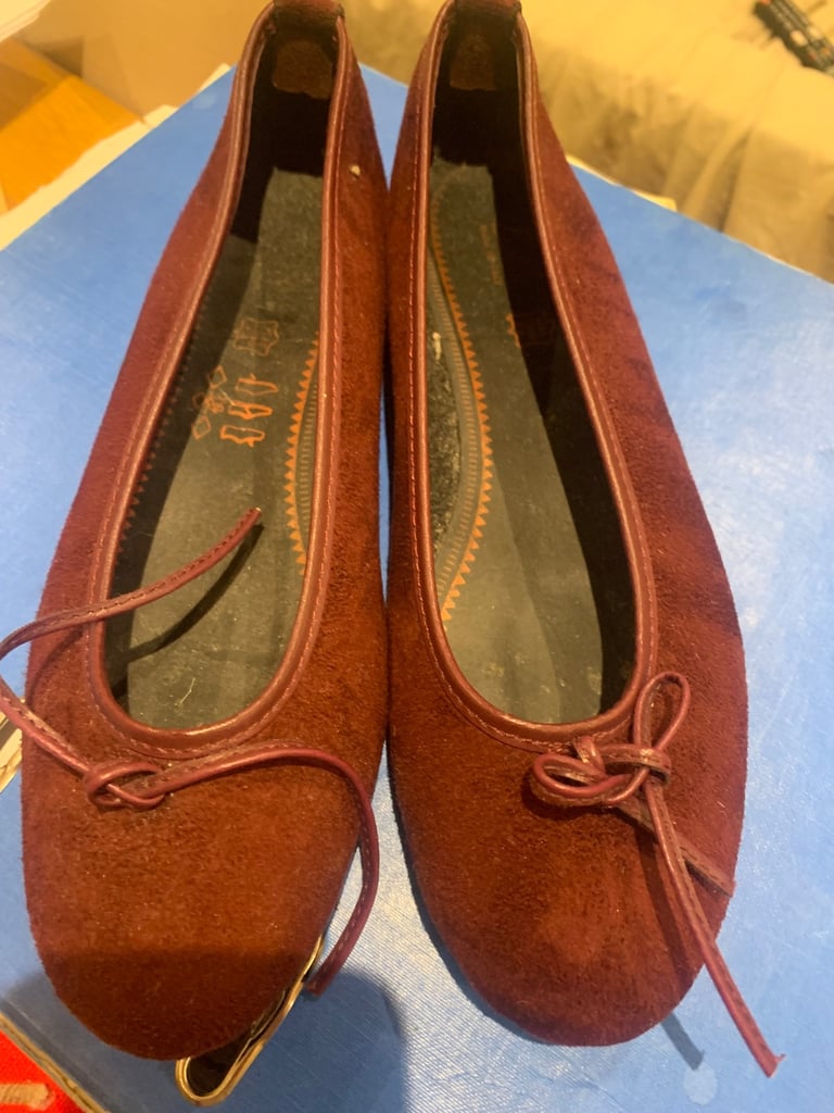 ITALIAN SUEDE PUMPS - SIZE 36