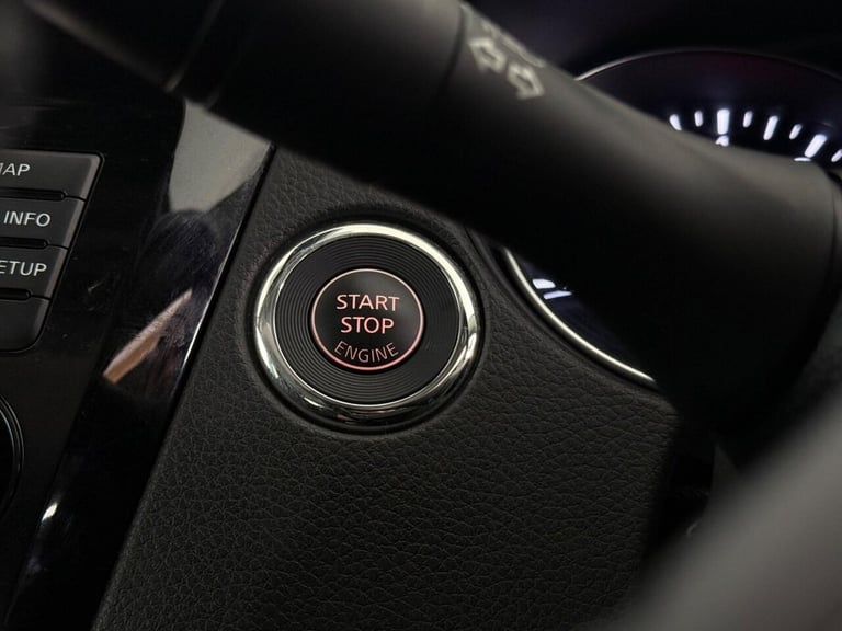 2018 Nissan Qashqai 1.6 DIG-T N-Connecta Euro 6 (s/s) 5dr HATCHBACK Petrol Manual