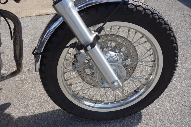 Mash Cafe Racer 400 2022