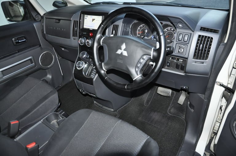 2010 Mitsubishi Delica D5 4WD ROADEST MPV Petrol Automatic