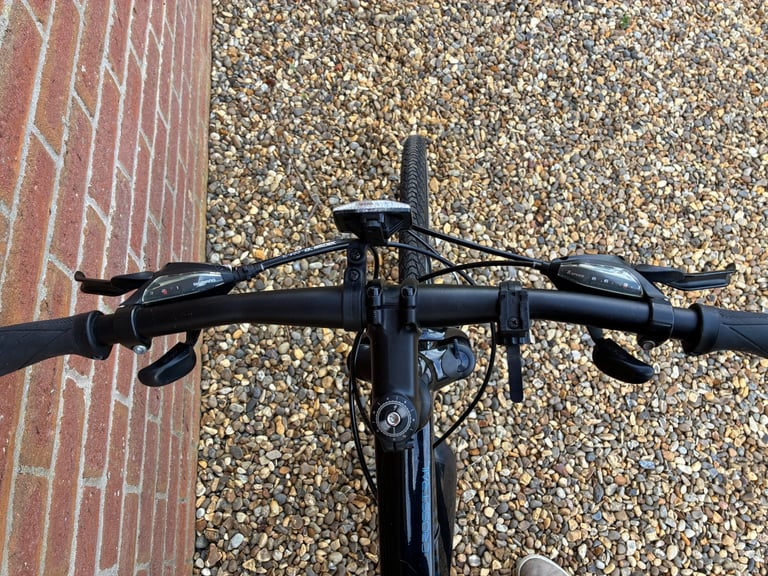 Specialized Crosstrail hardtail large mountain bike