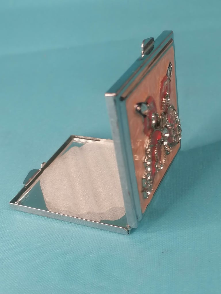 Butterfly Compact Mirror, Pocket Mirror.. As seen.