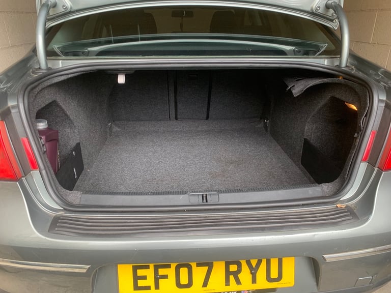 Volkswagen, PASSAT, Saloon, 2007, Semi-Auto, 1968 (cc),4 doors - Image 8