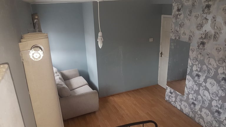 Warm DOUBLE ROOM to RENT quite neighborhood