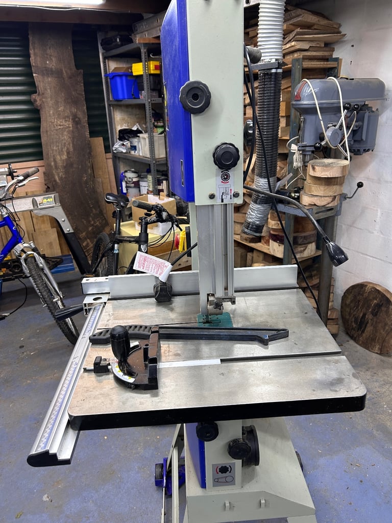 Charnwood B350 Woodworking Bandsaw with Wheeled Stand, And 4 Blades