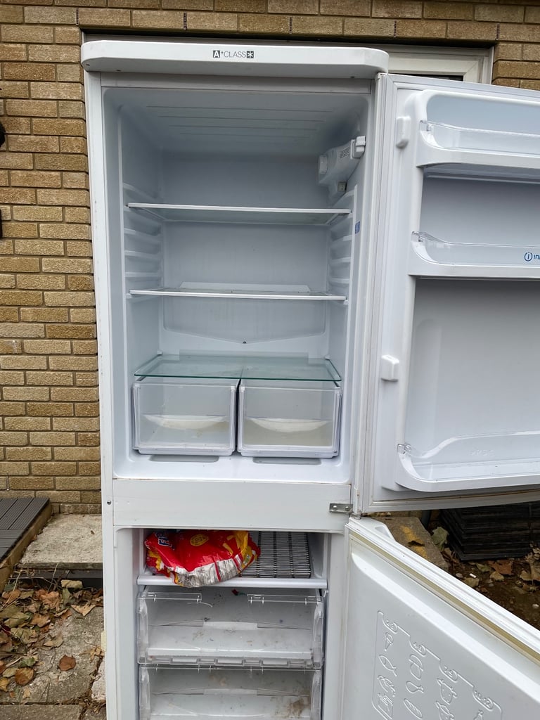 Indesit fridge freezer 