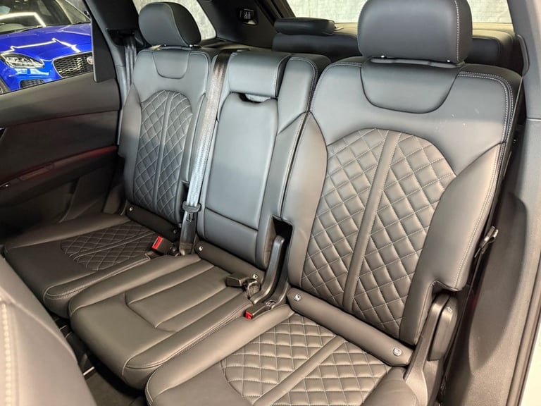 2025 Audi SQ7 4.0 TFSI V8 Black Edition SUV 5dr Petrol Tiptronic quattro Euro 6 (s/s) (50 ESTATE ...