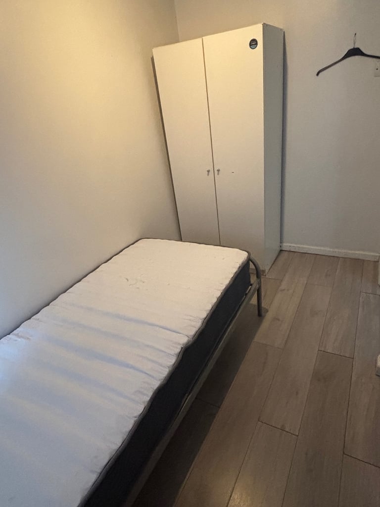 Single small room 