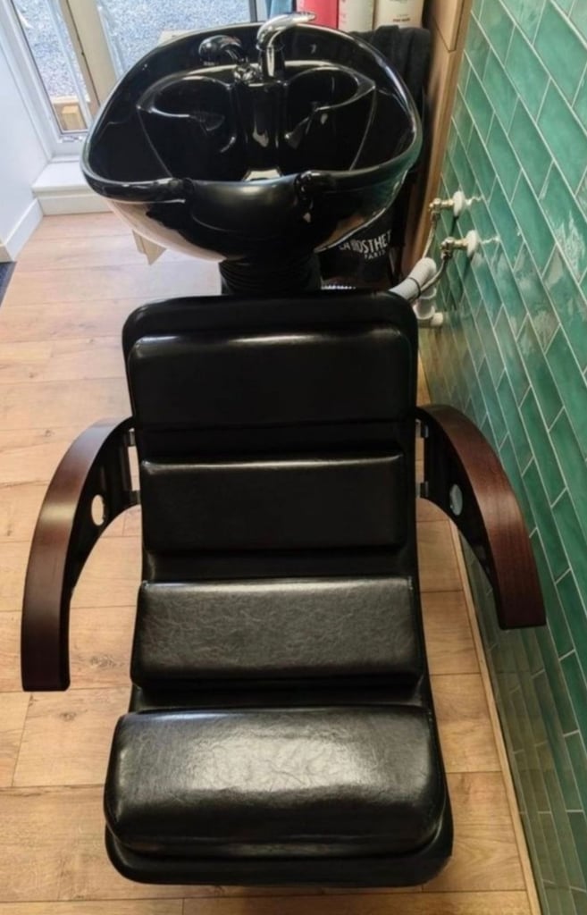 image for HAIRSALON - CHAIR - Backwash - SHAMPOO 