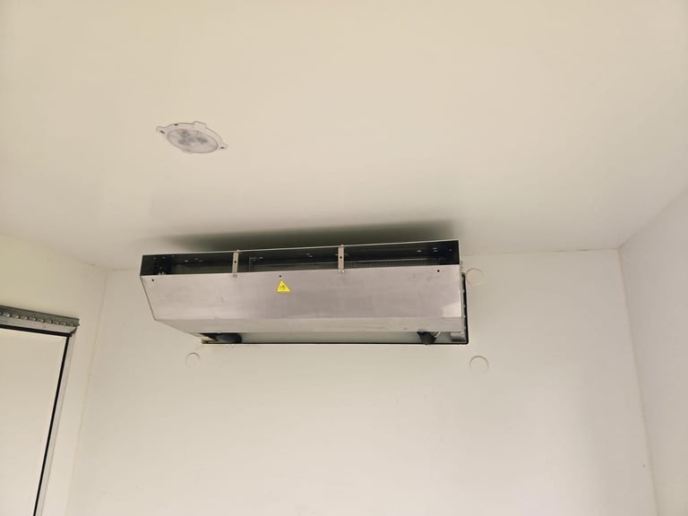 ISUZU FORWARD F135 240 13.5 TON FRIDGE / CURTAINSIDER, EURO 6, CARRIER SUPRA 550