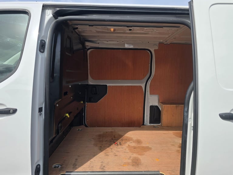 2022 Citroen Dispatch 1.5 BlueHDi 1000 Enterprise Pro M FWD 2 Euro 6 (s/s) 6dr PANEL VAN Diesel M...