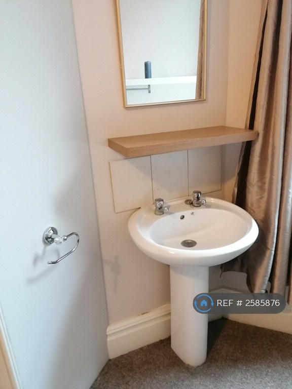 1 bedroom in Honiton Road, Southend-On-Sea, SS1 (#2585876)