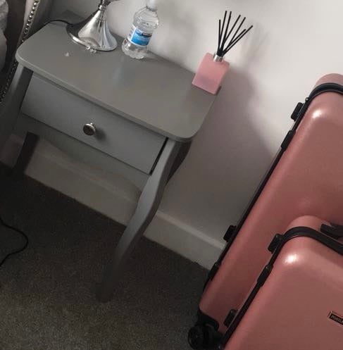 Good condition chest of drawers and bedside table 