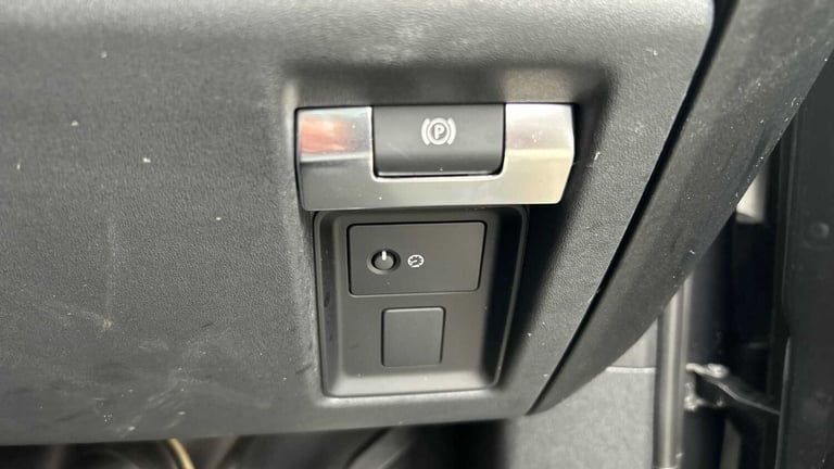 2022 Land Rover Defender 5.0 P525 V8 Carpathian Edition 90 3dr Auto ESTATE PETROL Automatic