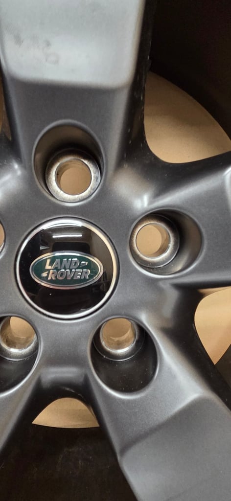 Landrover Defender 20" Alloy Wheel