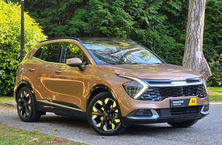 image for 2022 Kia Sportage 1.6 Sportage 4 PHEV 4x4 Auto 4WD 5dr SUV Hybrid Automatic