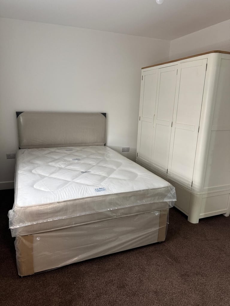 Furnished room to Let – Shared 4-Bedroom House, Oldbury B68
