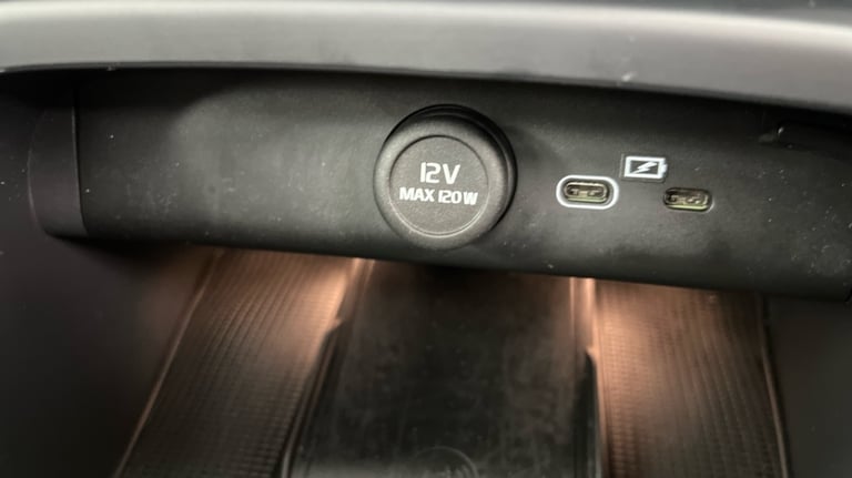 2025 Volvo XC40 Ultra, B4 Mild hybrid, Petrol, Dark Estate Petrol Automatic