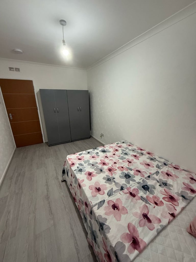 image for 🏡 Double Room – Mile End  🏡🗝