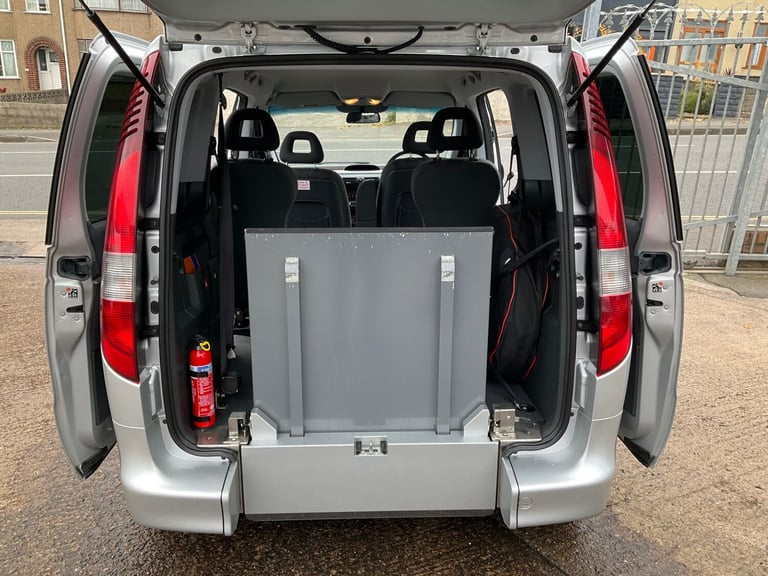 2006 Mercedes-Benz Vaneo 1.9 PETROL AMBIENTE WHEELCHAIR ACCESS VEHICLE MPV Petrol Manual