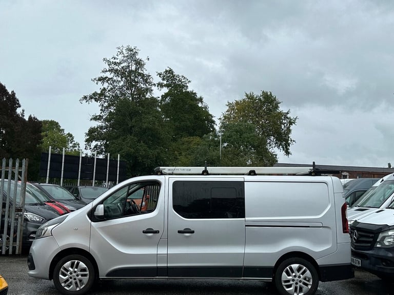2019 Renault Trafic 1.6 dCi 29 Sport Nav Crew Van LWB Euro 6 6dr WINDOW VAN Diesel Manual