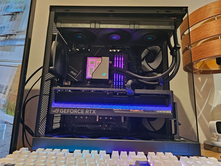 HIGH END GAMING PC RTX 5080 16GB / Intel Core i7-13700k / 32GB DDR4 3600MHz / 1TB NVMe M.2