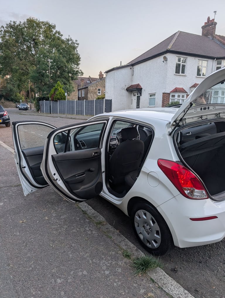 Hyundai, I20, Hatchback, 2013, Manual, 1248 (cc), 5 doors