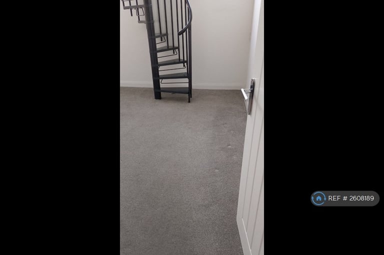 2 bedroom flat in Bury Road, Rawtenstall, Rossendale, BB4 (2 bed) (#2608189)