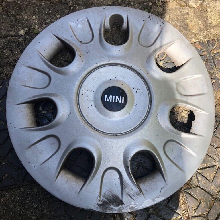 MINI hub cap wheel trim - used