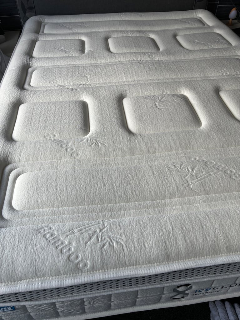 image for Ice cloud 3000 king size mattress 