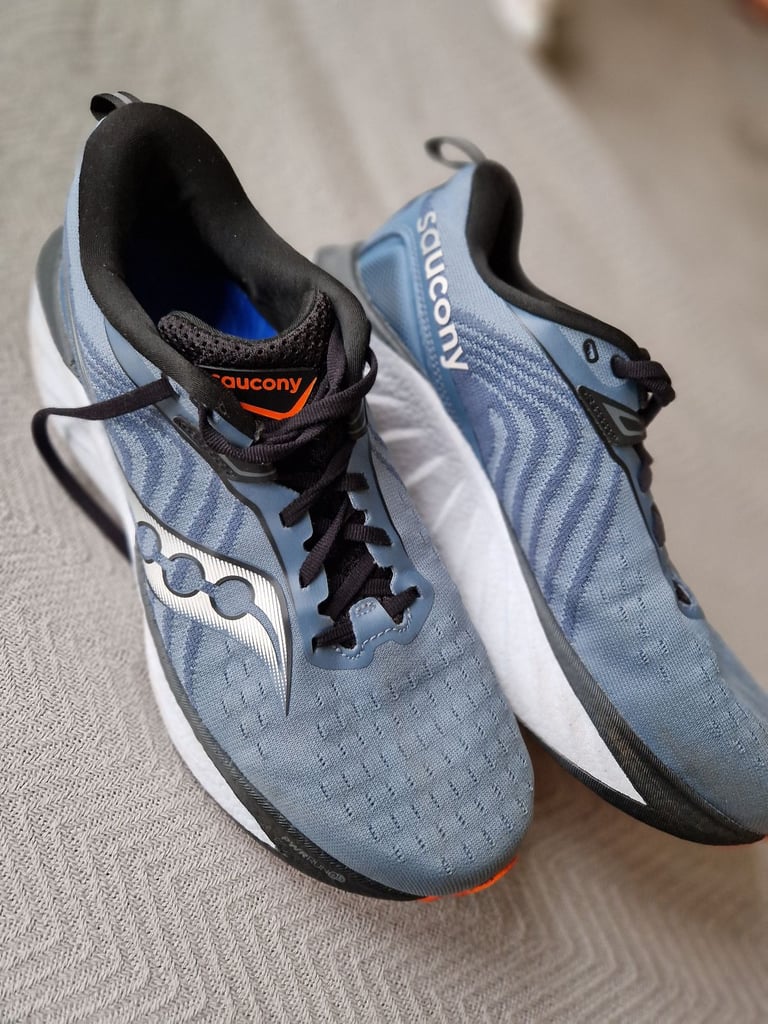 image for Saucony Triumph 22 Running Shoes Size 10 VGC
