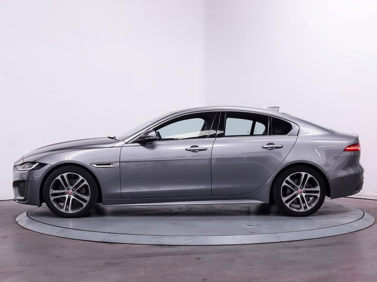 2022 Jaguar XE 2.0 D200 MHEV R-Dynamic SE Saloon 4dr Diesel Auto Euro 6 (s/s) (204 ps) SALOON Die...
