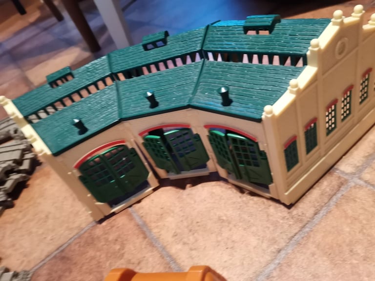 Thomas The Tank Engine and Friends Train Track Bundle over 100 pieces