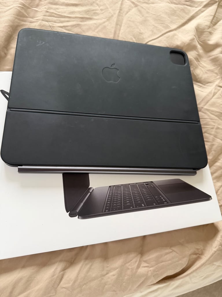 Apple Magic Keyboard for iPad Pro 13” M4 