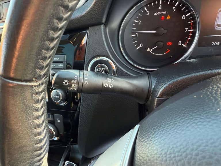 2015 Nissan Qashqai 1.6 DiG-T N-Tec+ 5dr HATCHBACK PETROL Manual