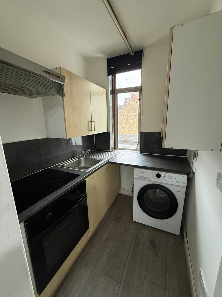 BEAUTIFUL LARGE STUDIO FLAT FOR RENT IN HOUNSLOW CENTRAL