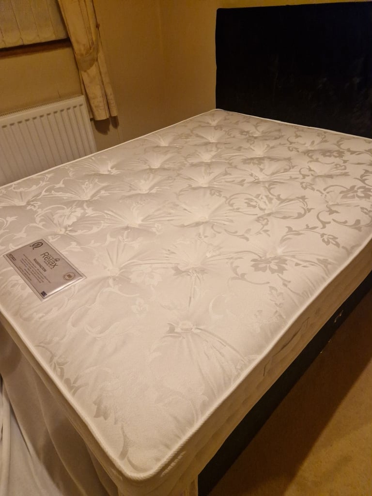 KINGSIZE BED AND MATRESS 