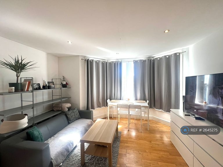 1 bedroom flat in Wavertree Road, London, SW2 (1 bed) (#2645275)
