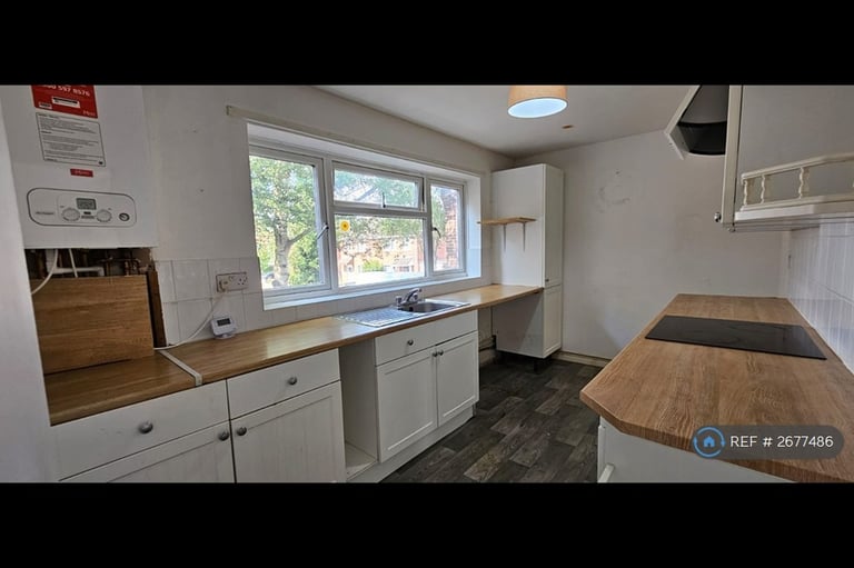 1 bedroom flat in Whitehall Court, Retford, DN22 (1 bed) (#2677486)