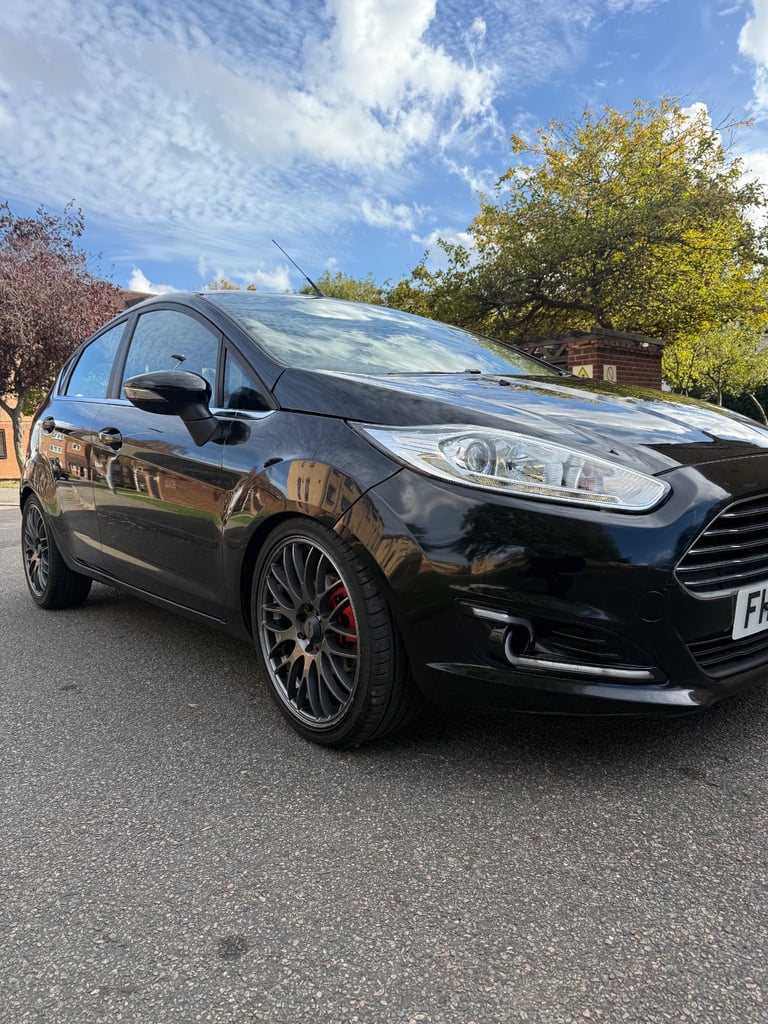 Ford, FIESTA, Hatchback, 2014, Manual, 1241 (cc), 5 doors