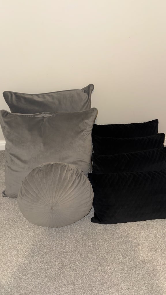 image for Mix of decorative cushions 