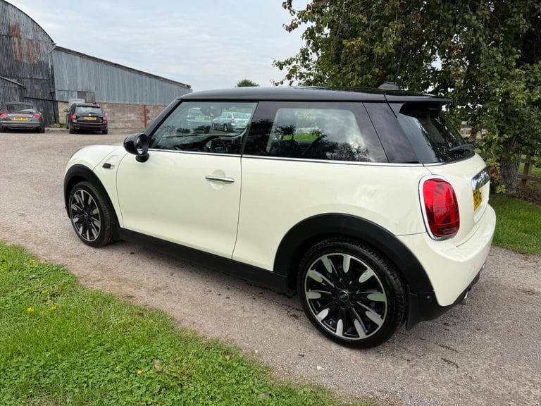 2019 MINI Hatch 1.5 Cooper Exclusive Euro 6 (s/s) 3dr HATCHBACK Petrol Manual